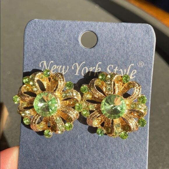New York Style Floral Statement Clip On Earrings - Picture 3 of 7